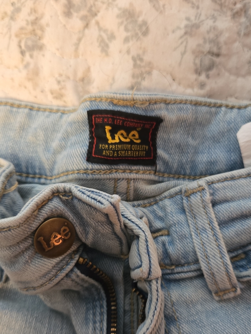 Lee High Rise Shorts - Picture 2 of 3